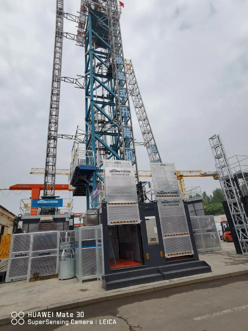 電梯、物料機與塔機租賃在工程建設(shè)中的關(guān)鍵作用